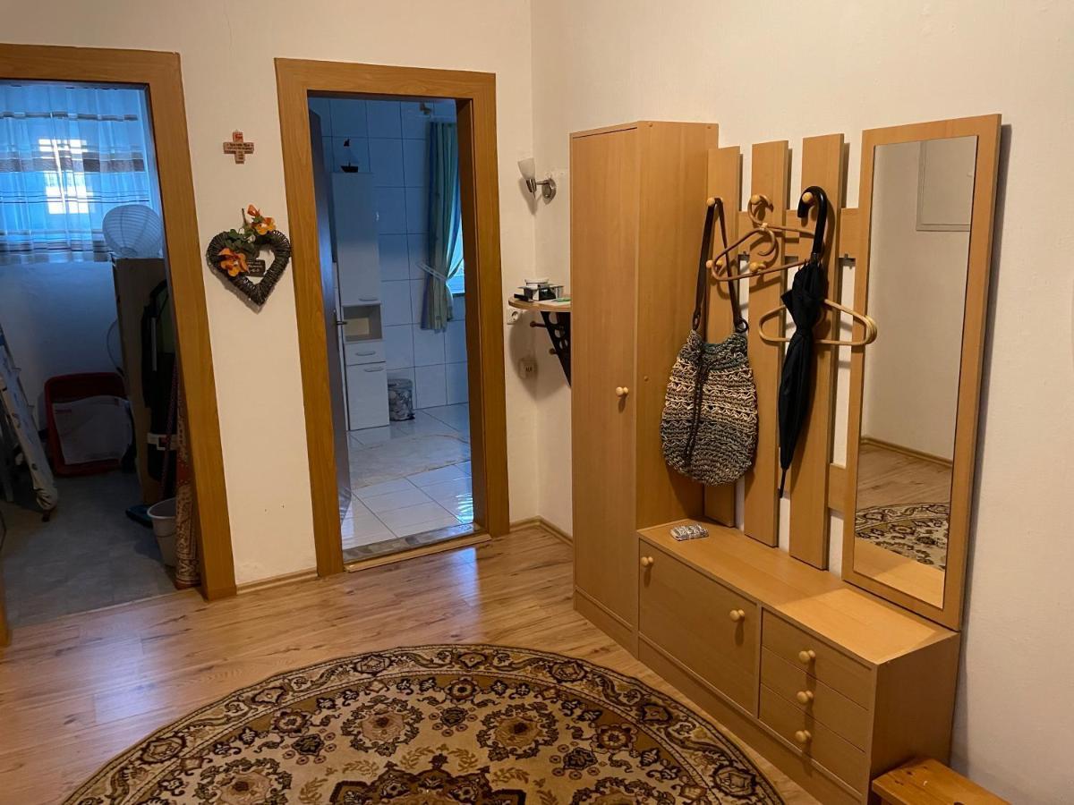 Schoene Ferienwohnung In Bahnhofsnaehe Fuer Urlaub, Studium Oder Arbeit Deggendorf Exterior foto