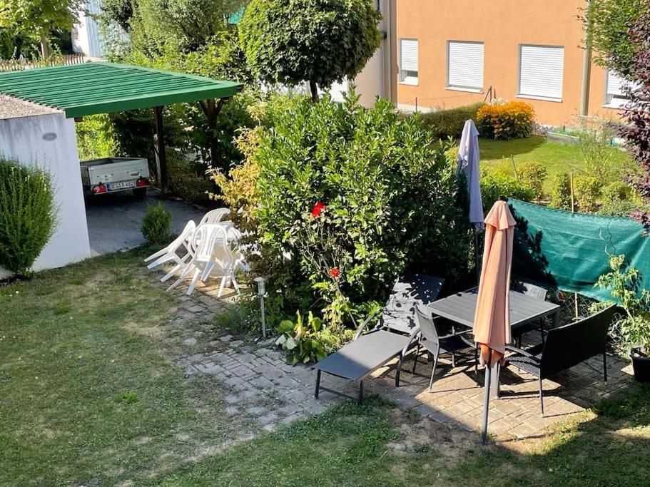 Schoene Ferienwohnung In Bahnhofsnaehe Fuer Urlaub, Studium Oder Arbeit Deggendorf Exterior foto
